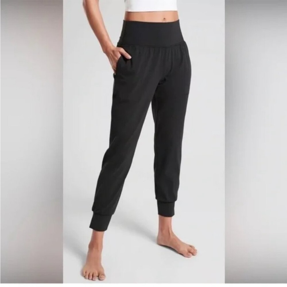 ATHLETA  Salutation Jogger in Powervita Black Pants XS